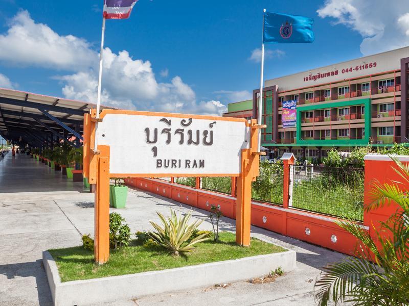Jaroensin Place Buri Ram Eksteriør billede
