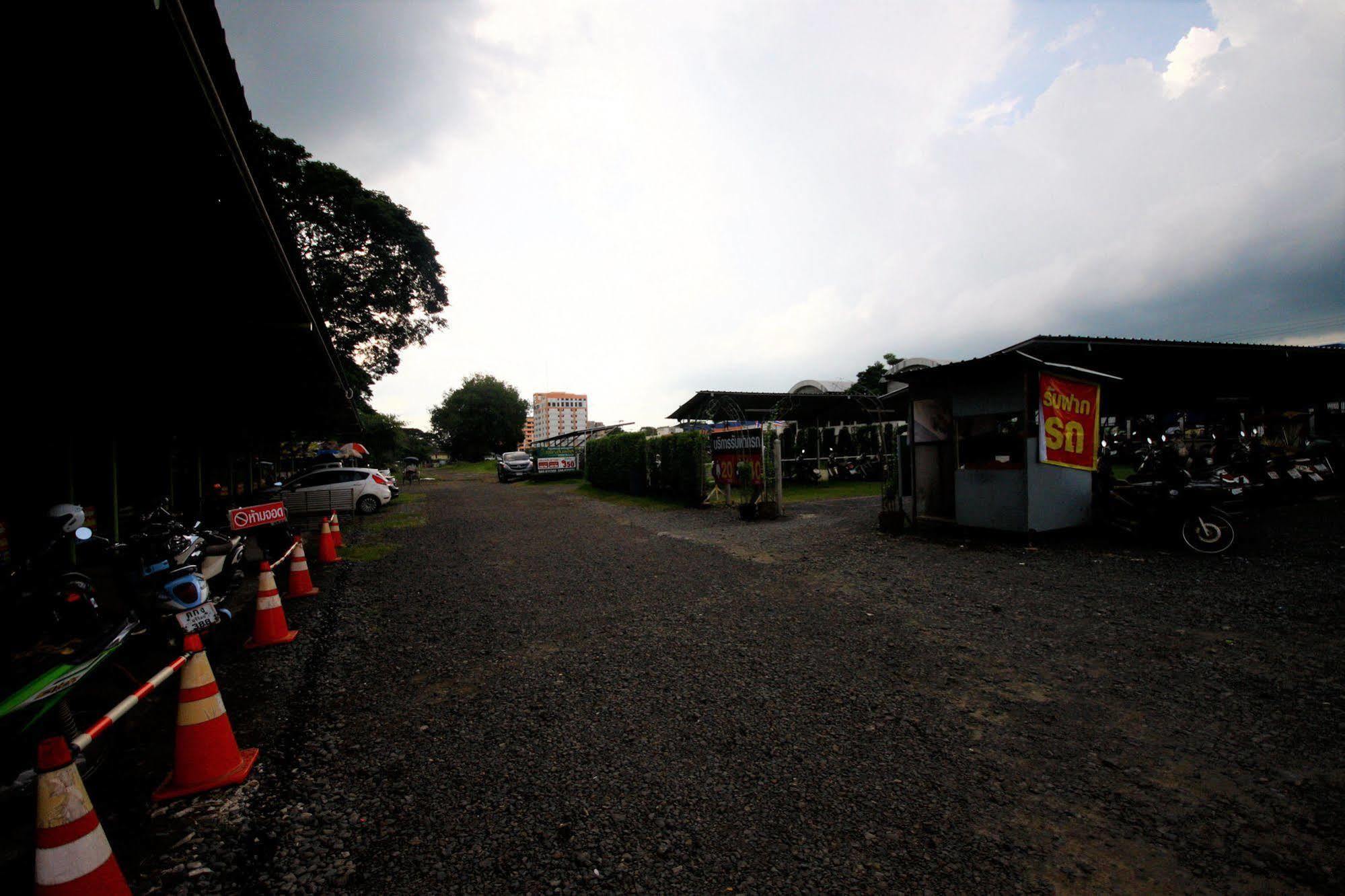 Jaroensin Place Buri Ram Eksteriør billede